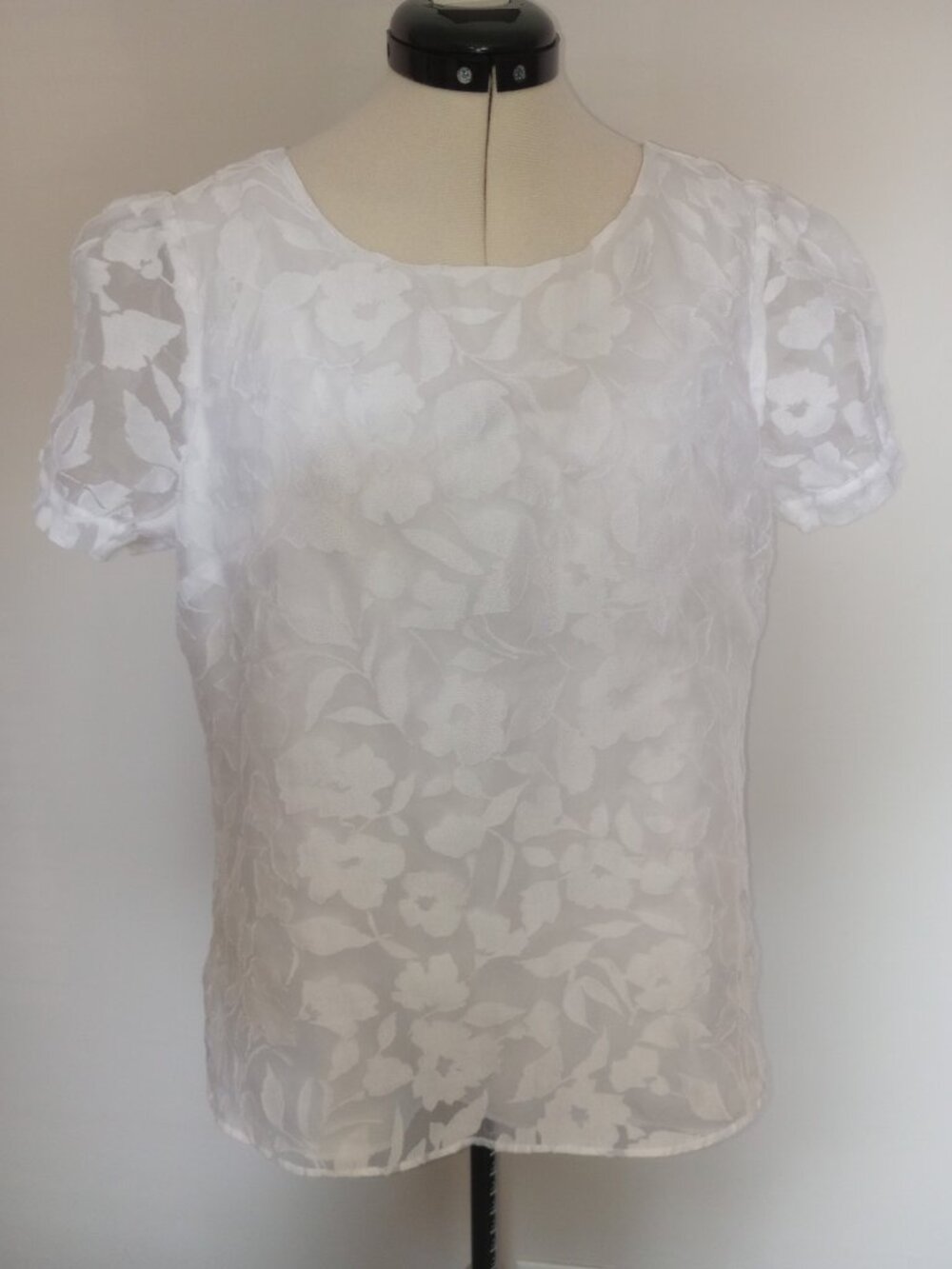 Worthington women`s white blouse size L